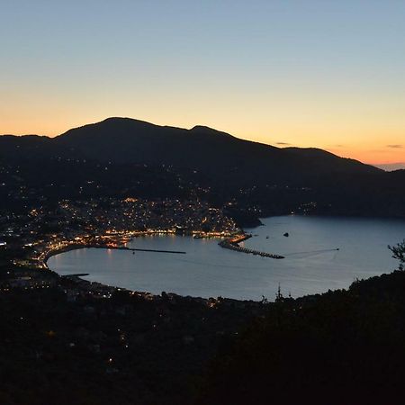 Villa Kalypso And Villa Kirki Skópelos Eksteriør bilde